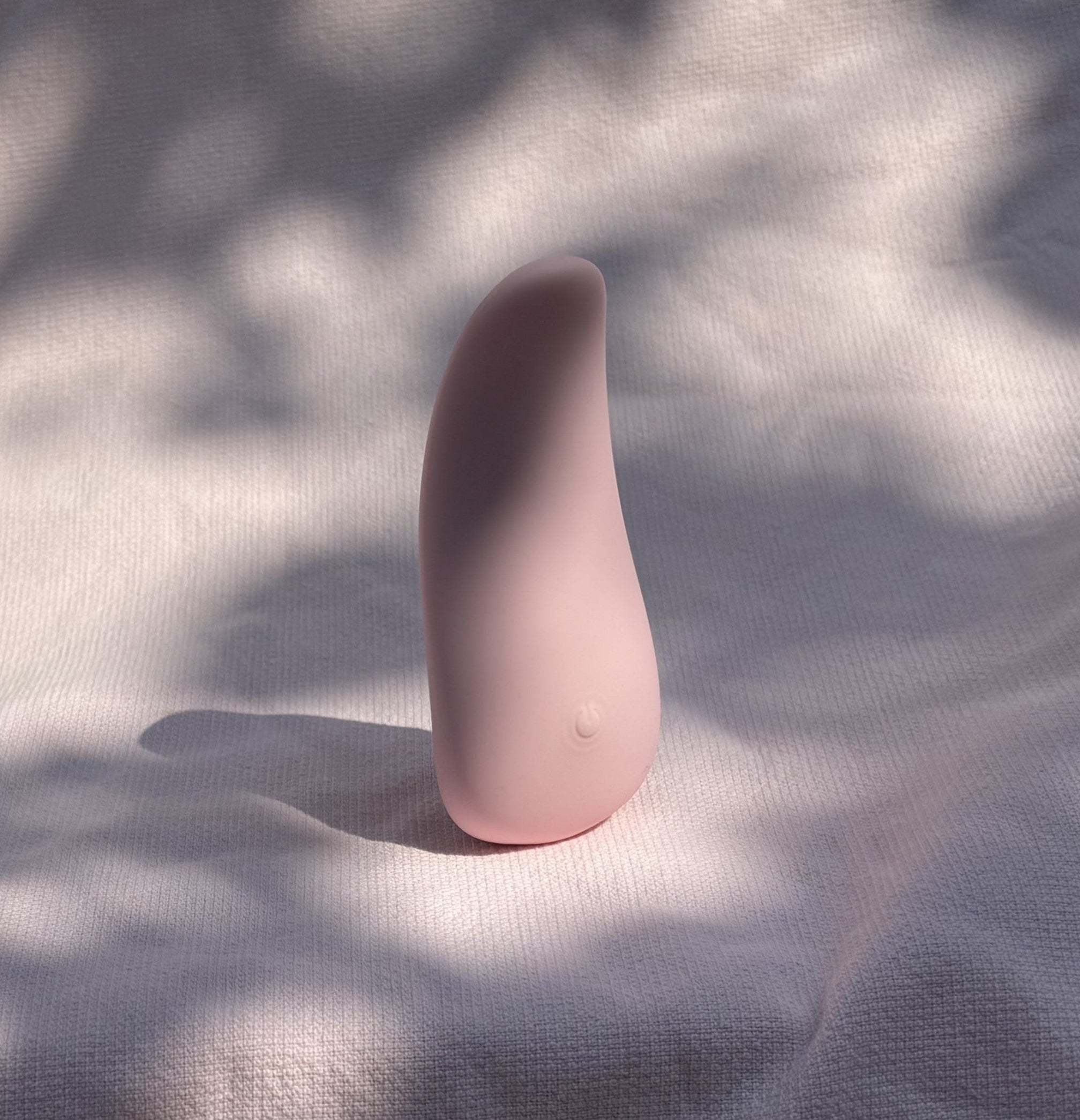 Photo sextoy AIMI avec des ombres