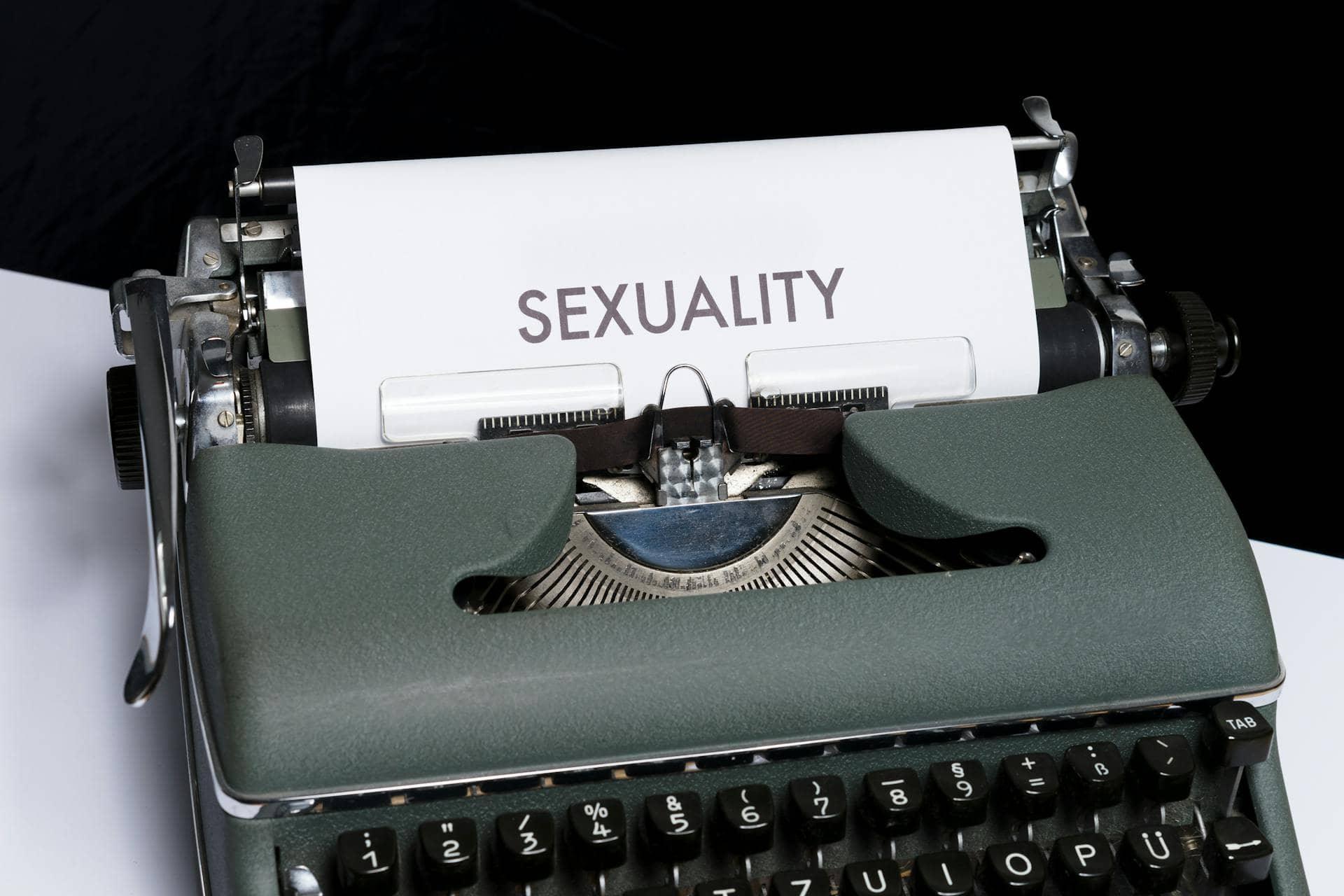 machine à écrire qui écrit "sexuality"